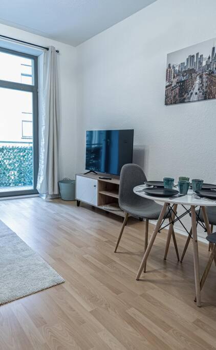 Blue Chili 23 - Modern, Zentral, Mit Balkon Apartment Magdeburg Luaran gambar